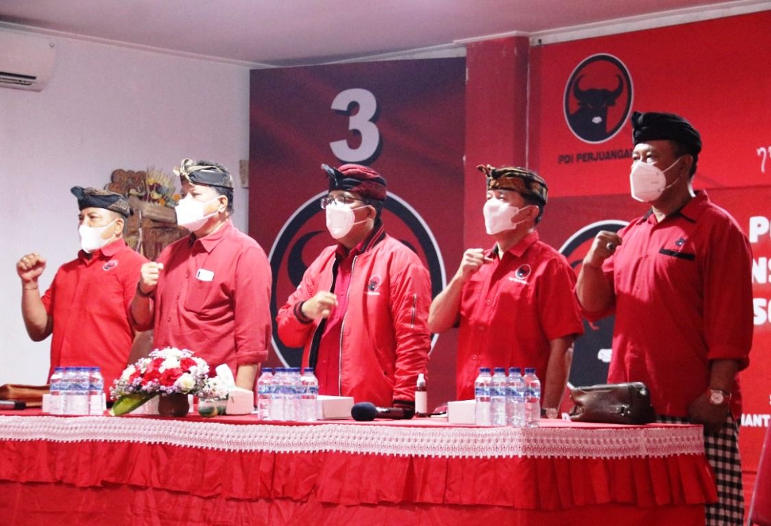 podiumnews.com-Buka Pelatihan Kader PDIP Tabanan, Sanjaya Tekankan Soliditas